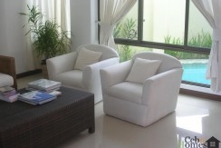 living room vue of pool