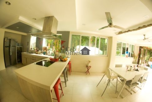 IMG-79566456052cc2f9a4f43997efd085ee-V