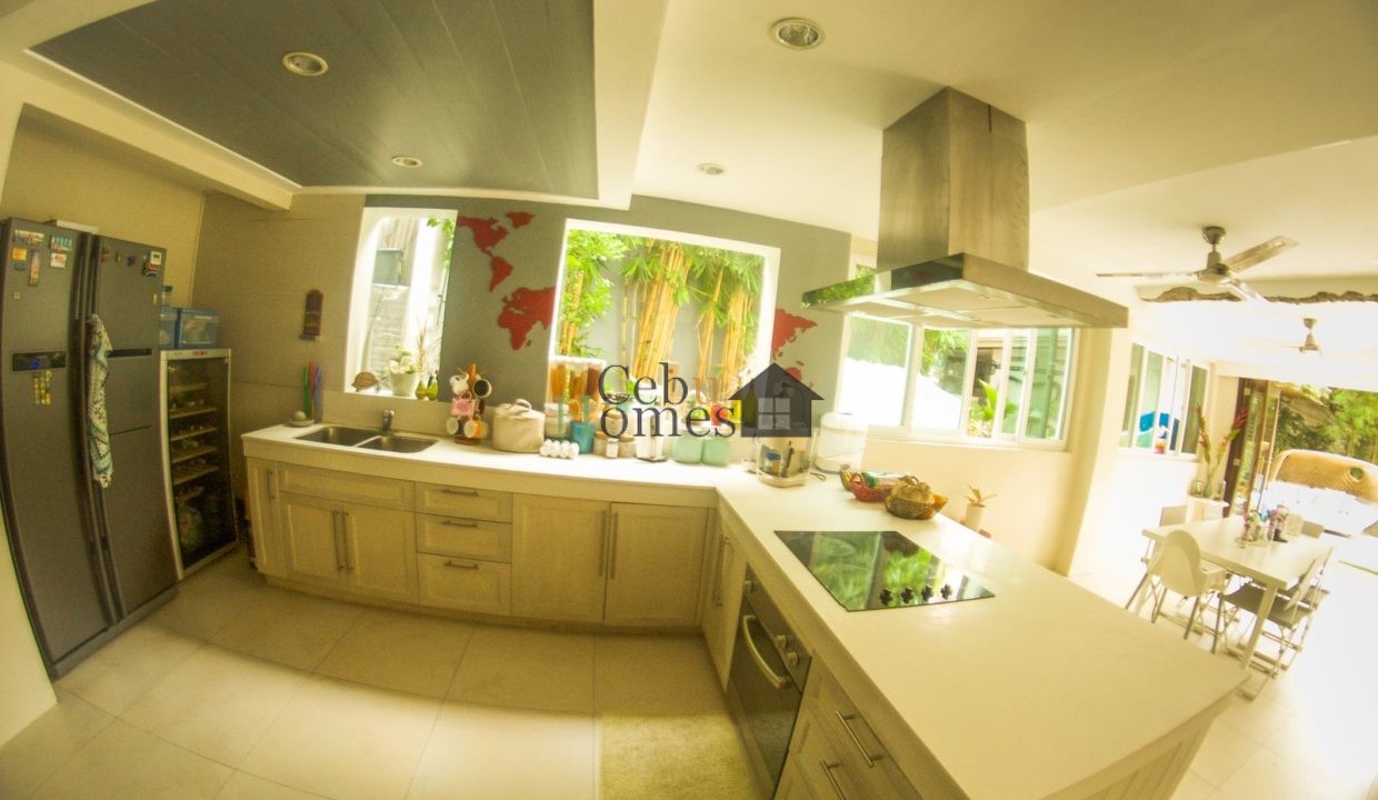 IMG-e068ff6fba6fbea363f0fe3100eb29e4-V